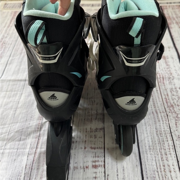 Rollerblade Zetrablade Women's Inline Skate, Size 10, Black and Light Blue EUC - Picture 5 of 7